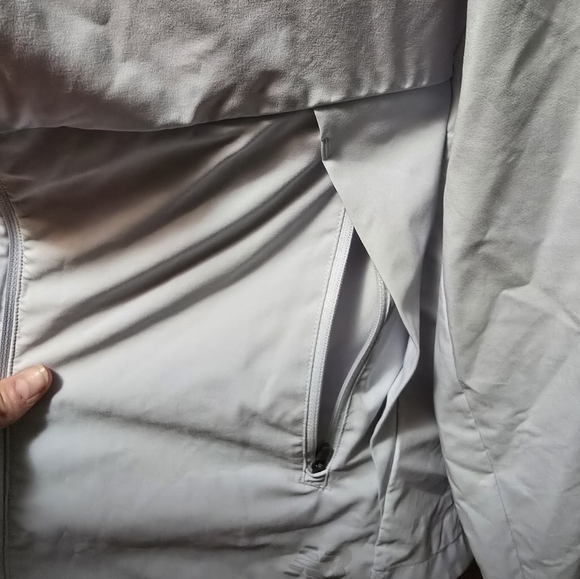 New balance running jacket - Picture 2 of 4